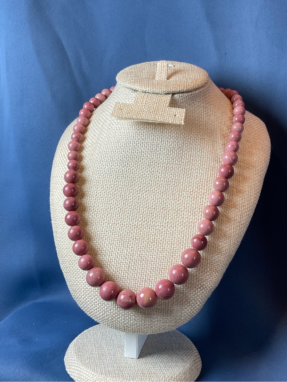 Vintage Pink Graduated Bead Necklace with Magnetic Clasp Retro Statement Jewelry